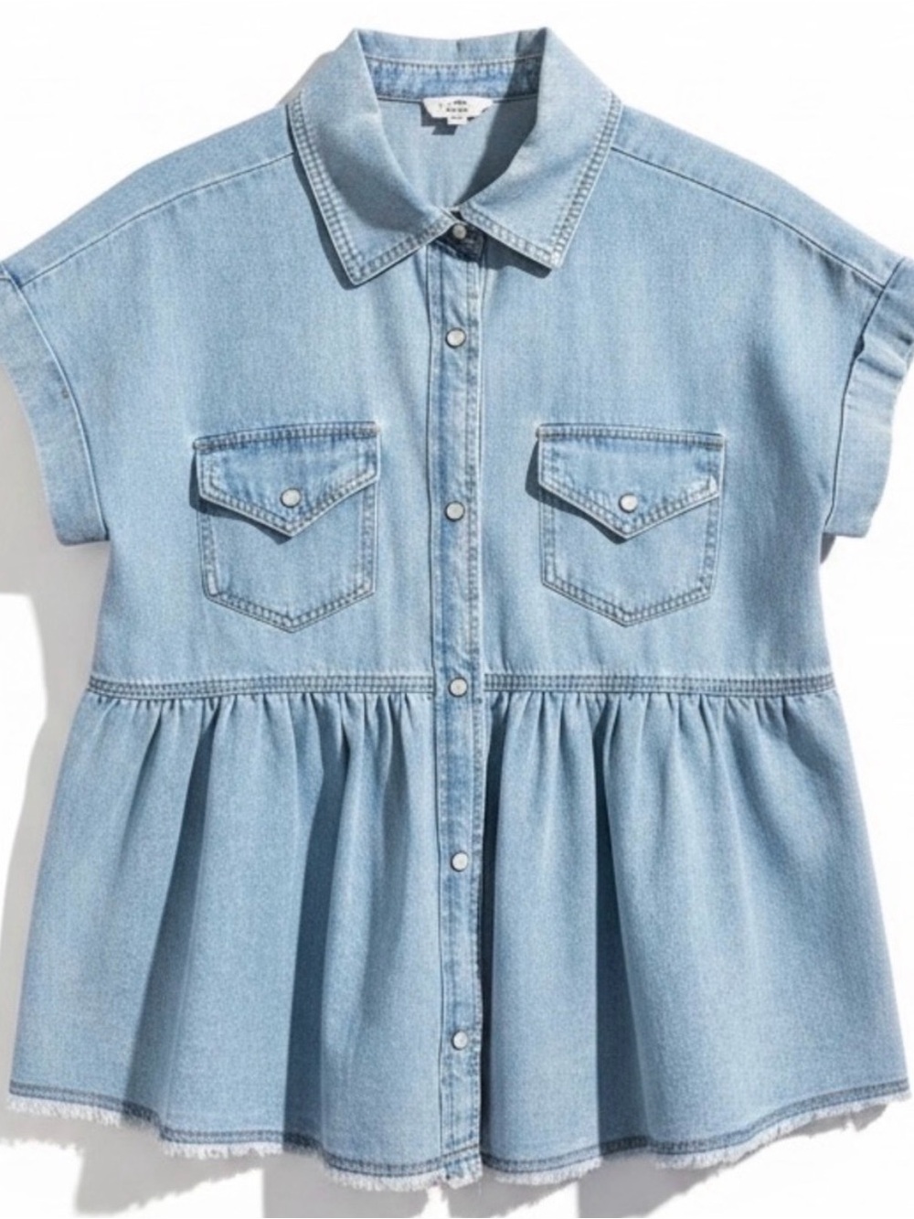 Entro Light Wash Denim Short Sleeve Pearl Snap Babydoll Top Size Small